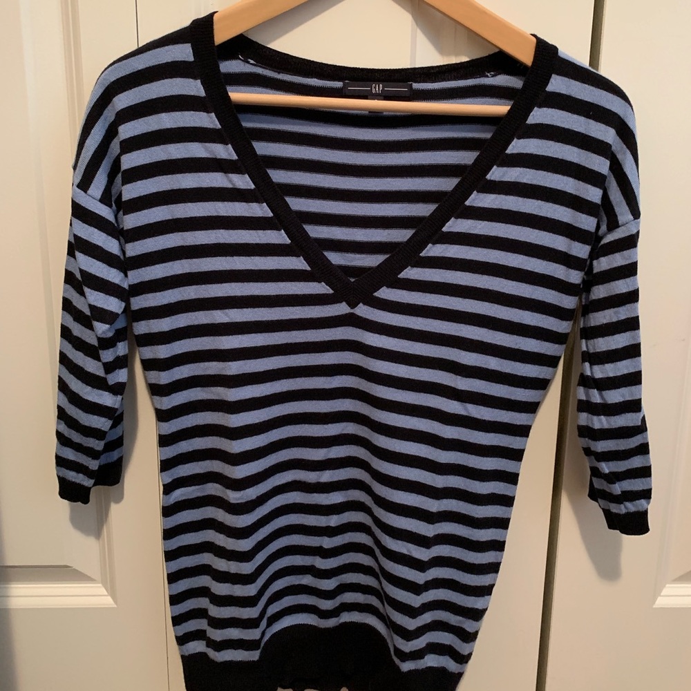 Gap 3/4 sleeve striped sweater. Size S